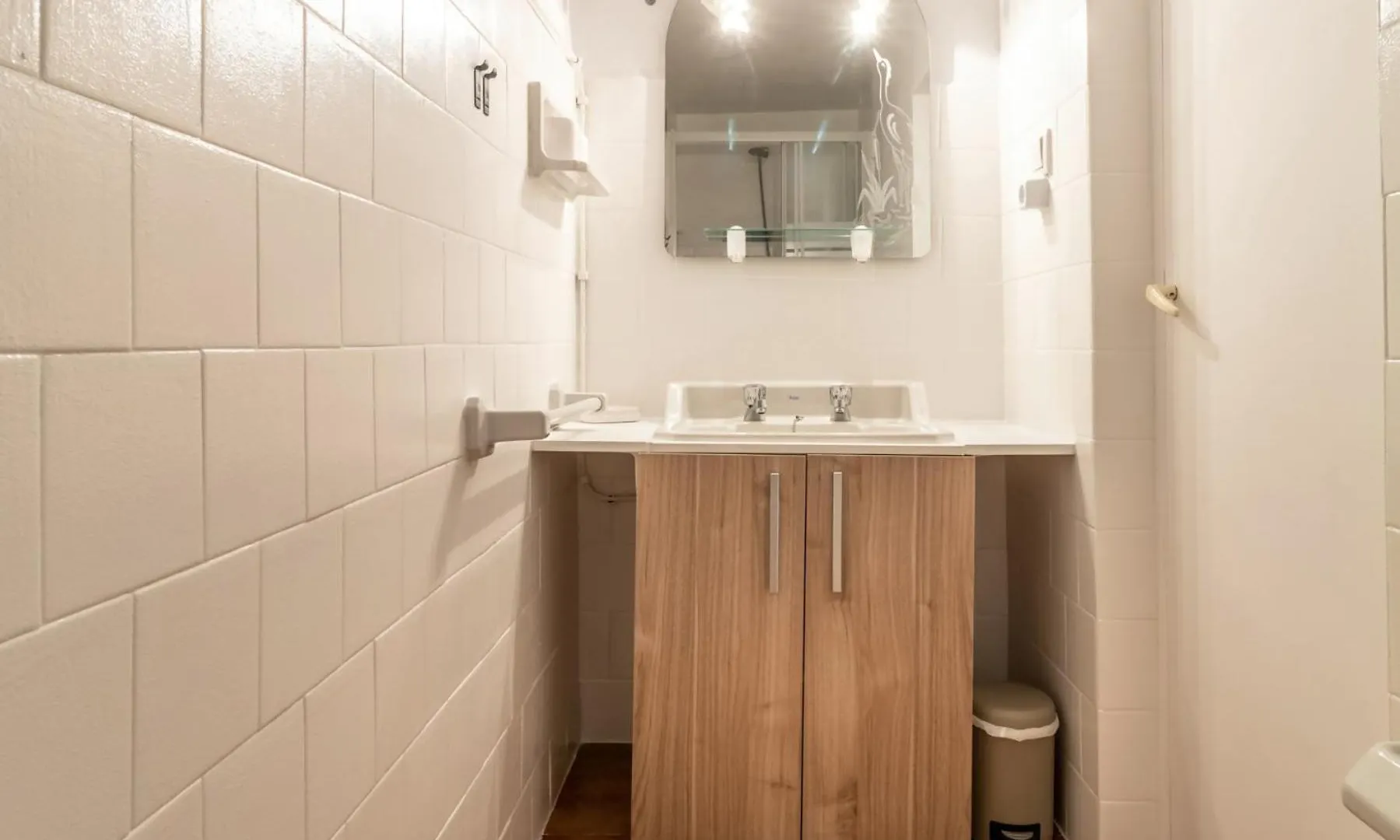 Grifeu 15 Apartamento Pequeno Con Patio Girona 0*,